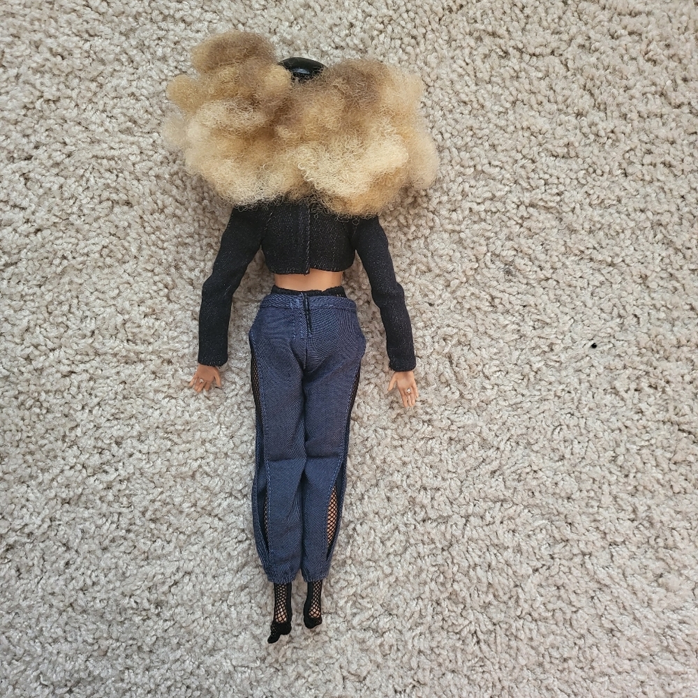 Barbie Styled By Marni Senofonte Blonnde Curvy No Shoes - Picture 4 of 6